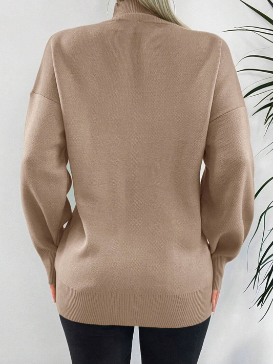 بلوزة صوف ناعم باللون البيج
