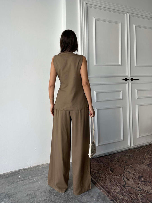 سوت (يلك مع بنطلون) بني فاتح