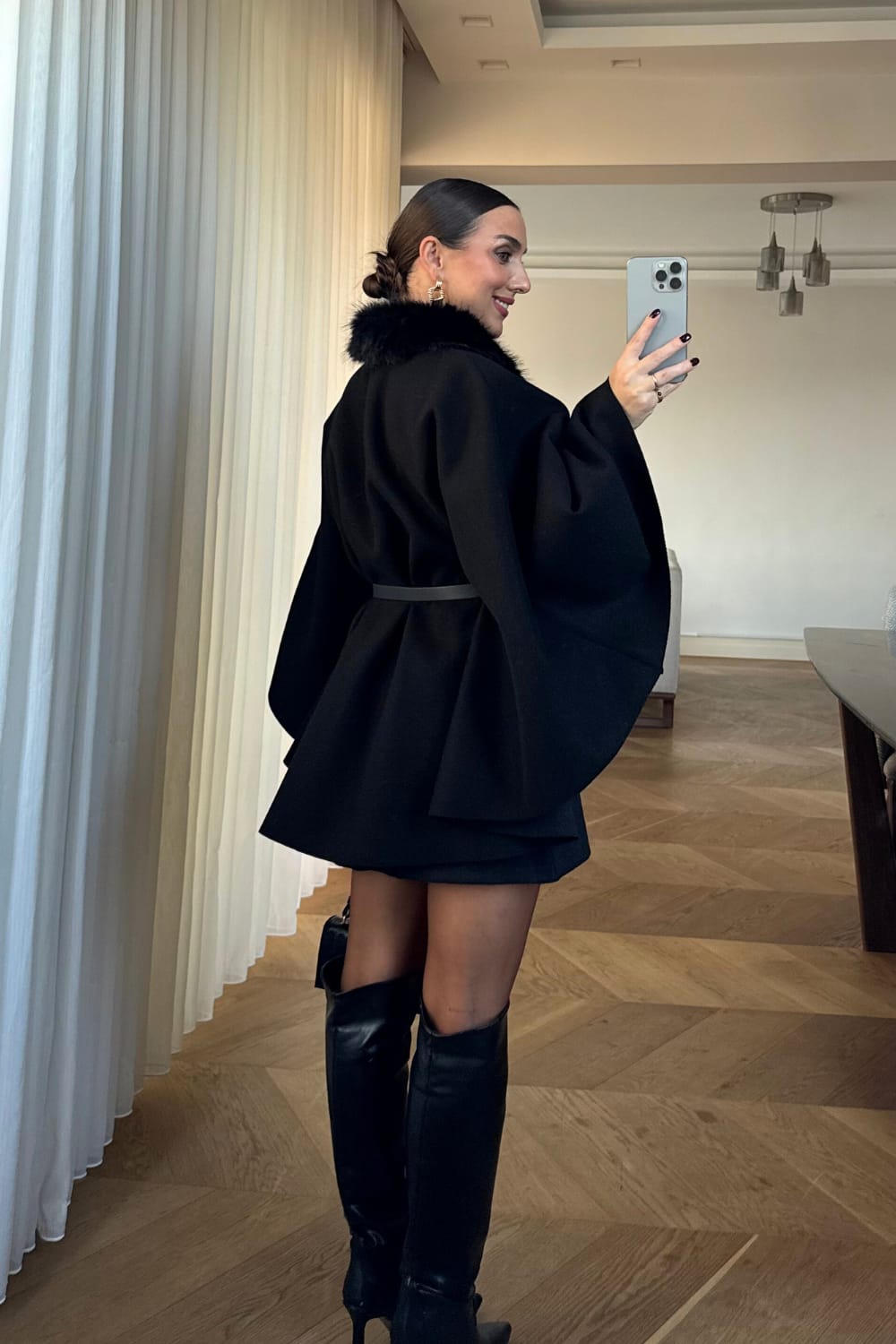 جاكيت خفاش باللون الأسود