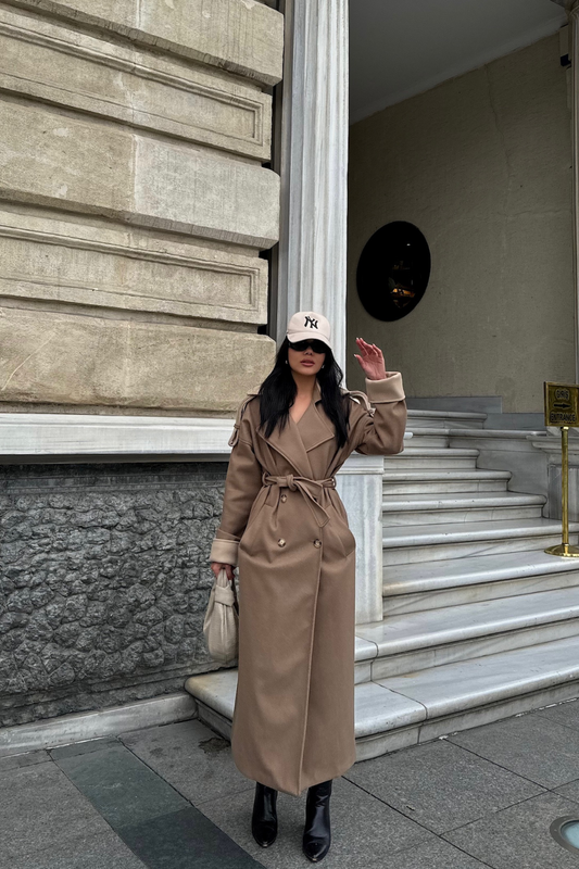 كوت طويل باللون البيج الغامق