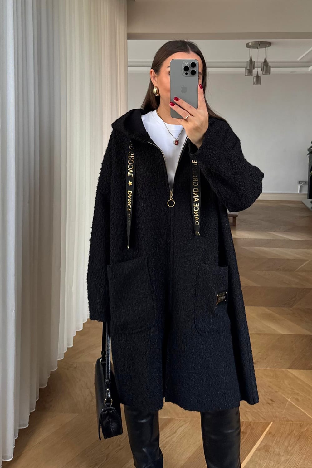 جاكيت صوف طويل مع سحاب باللون الأسود