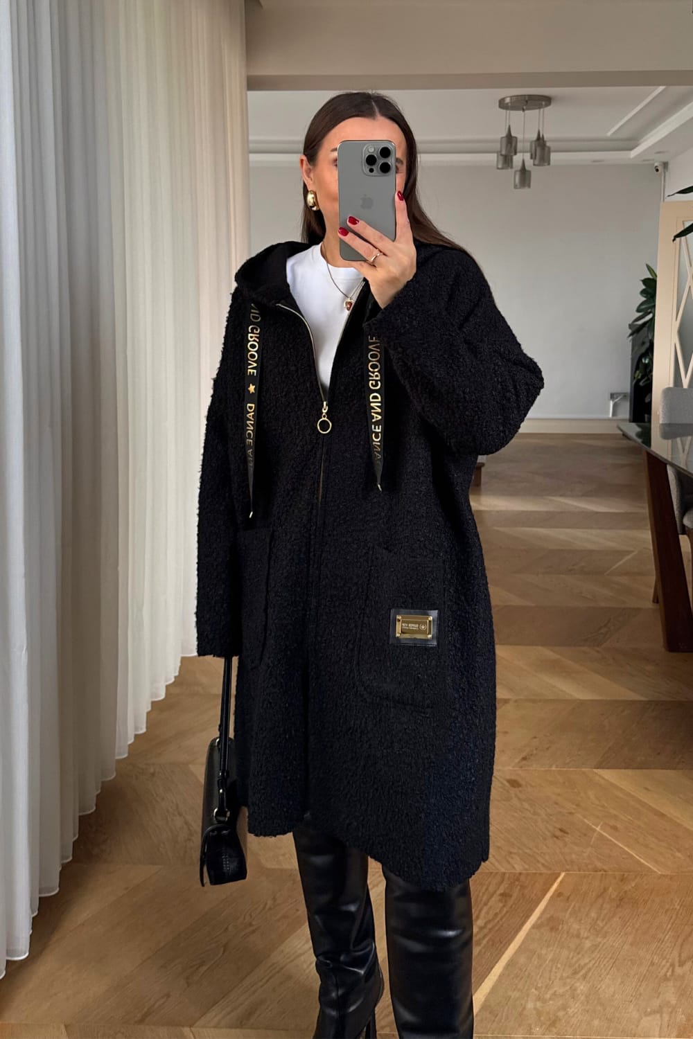 جاكيت صوف طويل مع سحاب باللون الأسود