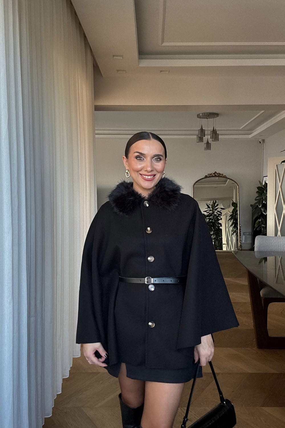 جاكيت خفاش باللون الأسود