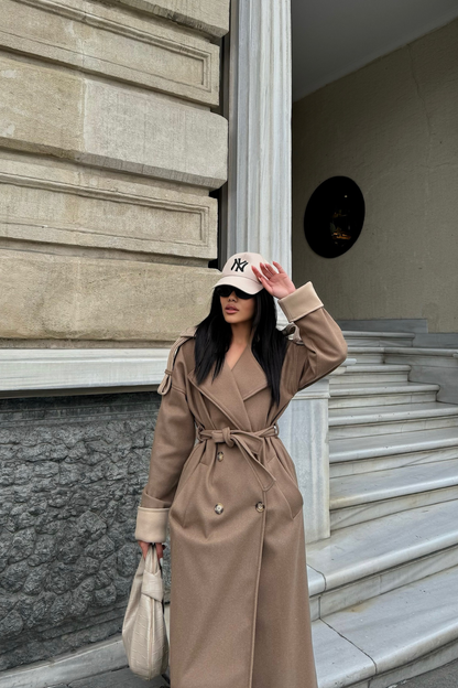 كوت طويل باللون البيج الغامق