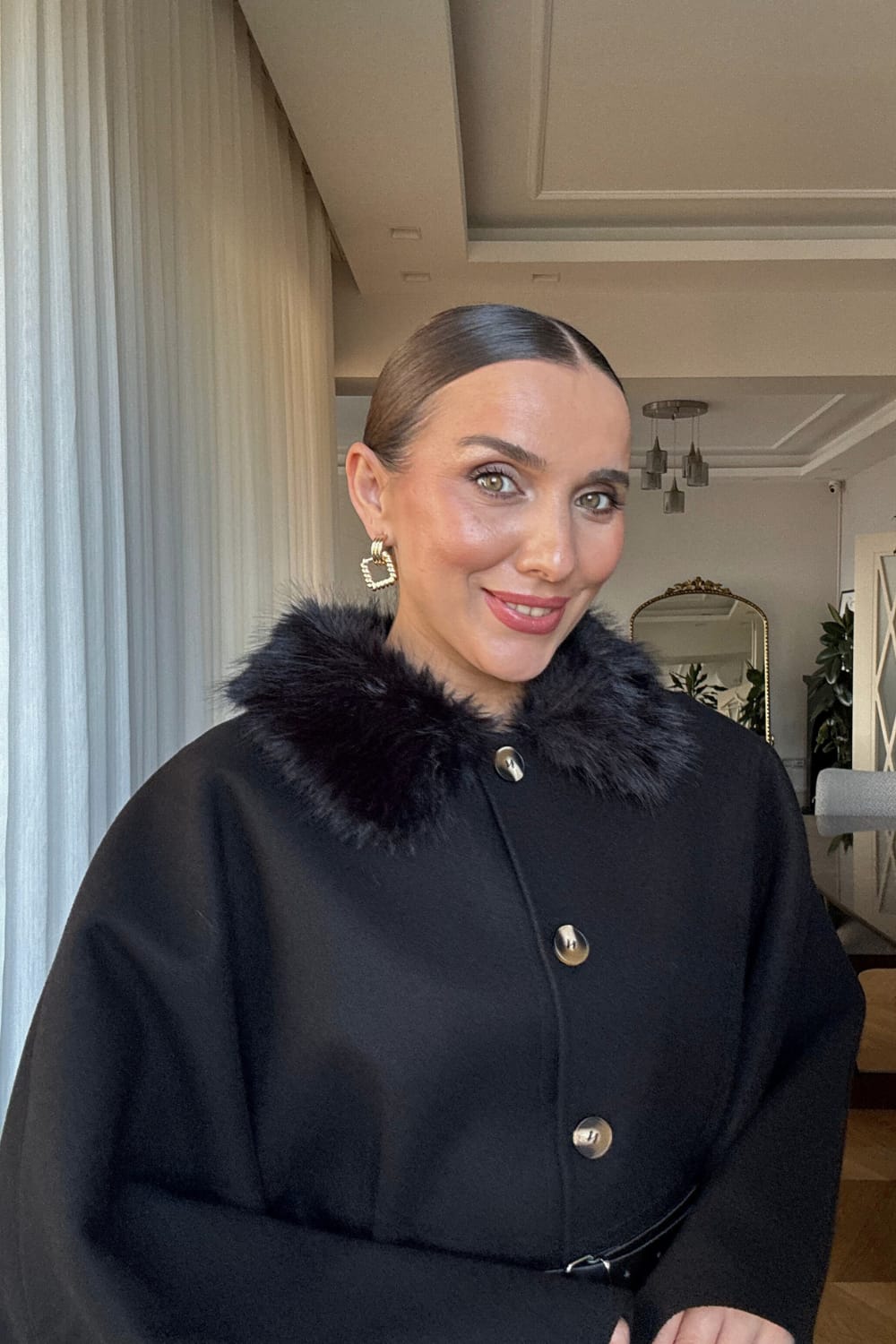 جاكيت خفاش باللون الأسود