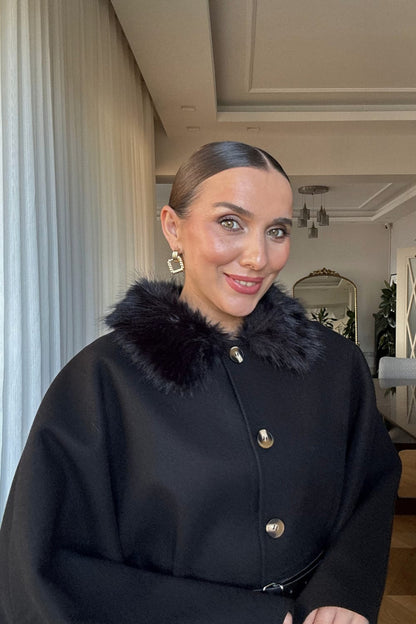 جاكيت خفاش باللون الأسود