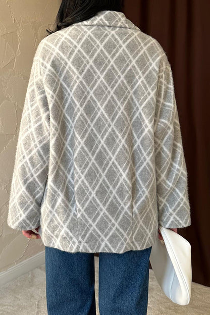 جاكيت باللون الرصاصي الفاتح