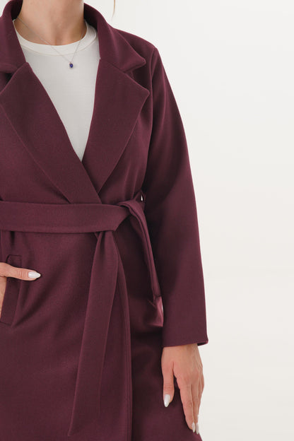 كوت طويل باللون الماروني