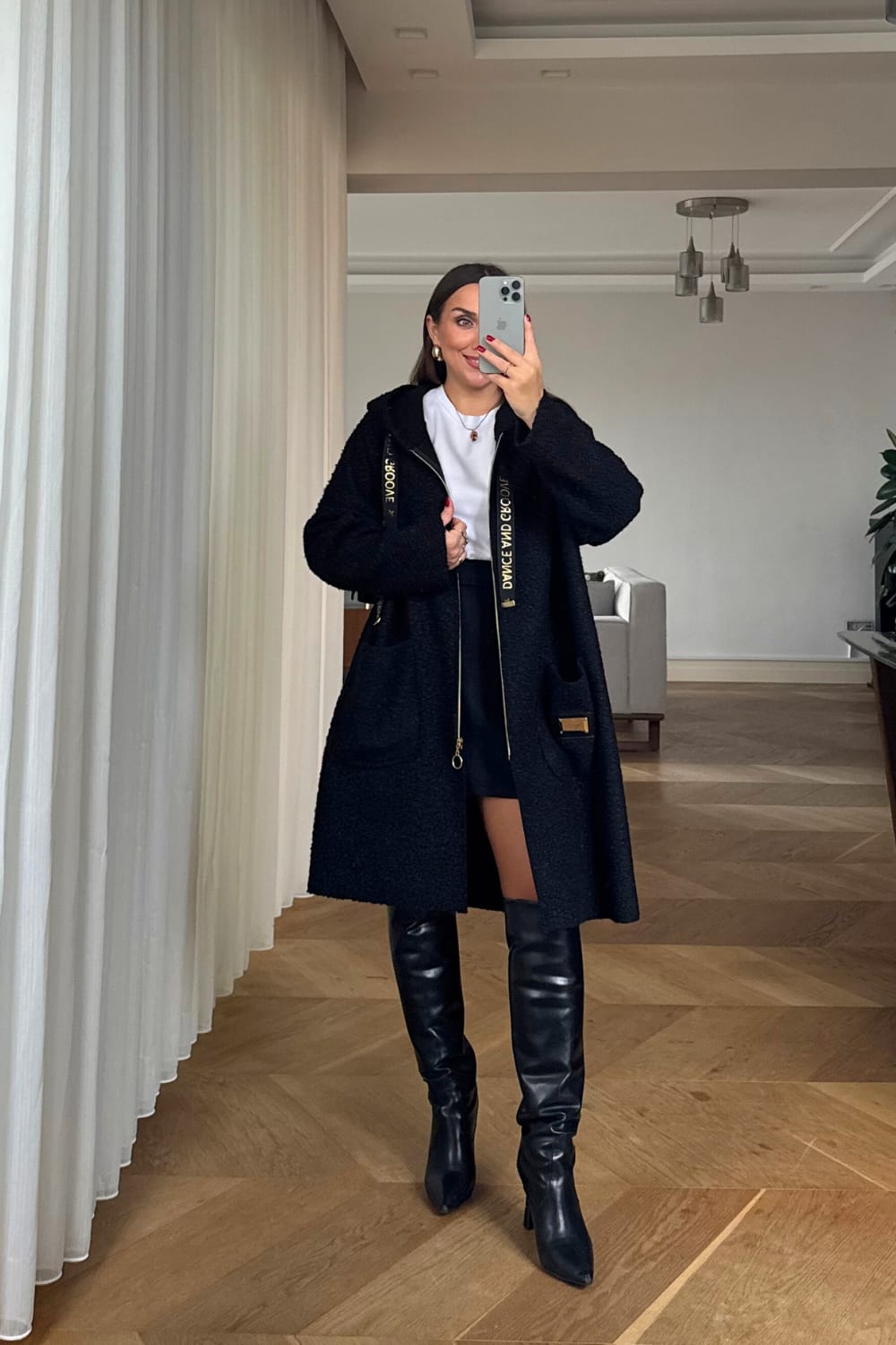 جاكيت صوف طويل مع سحاب باللون الأسود