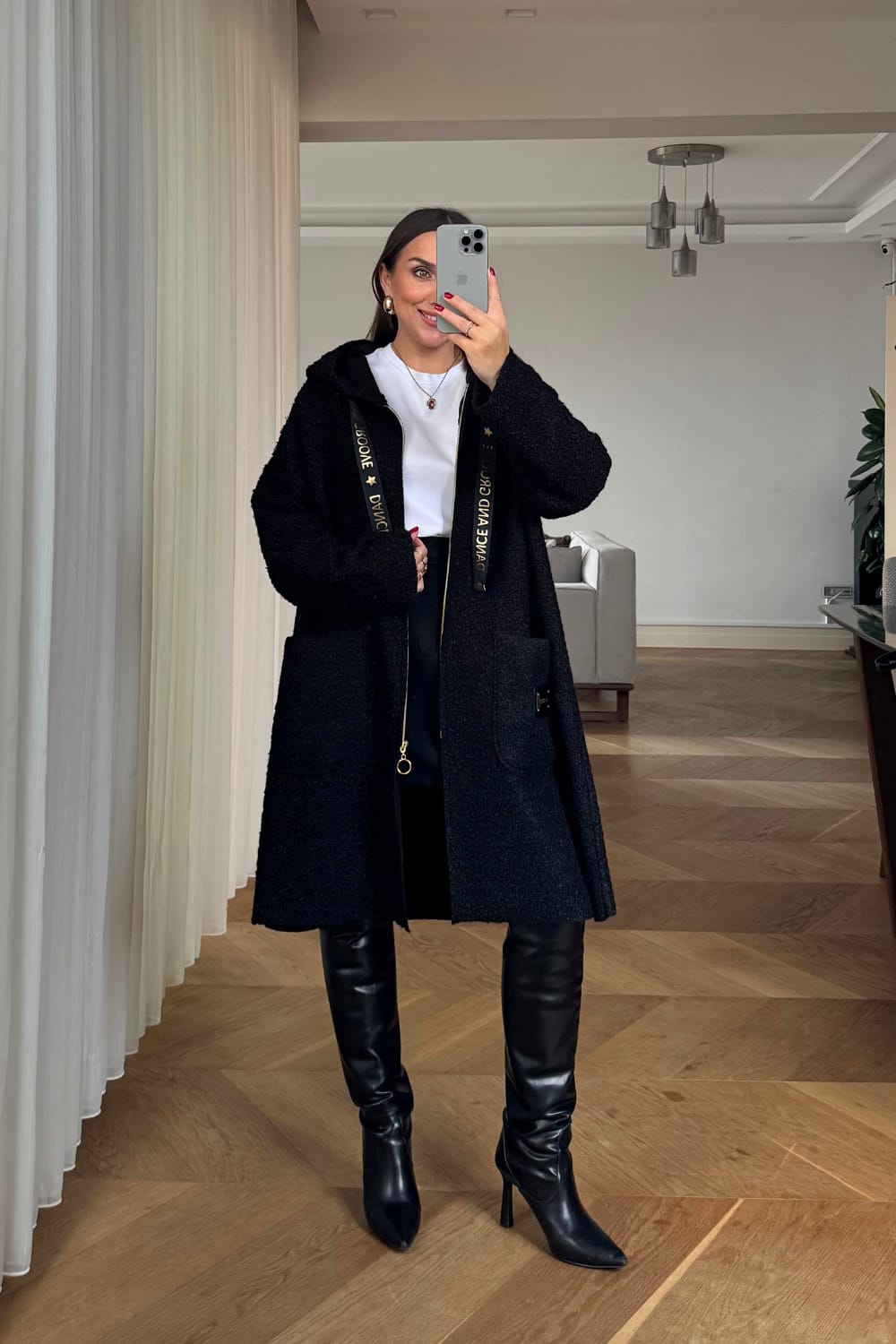 جاكيت صوف طويل مع سحاب باللون الأسود