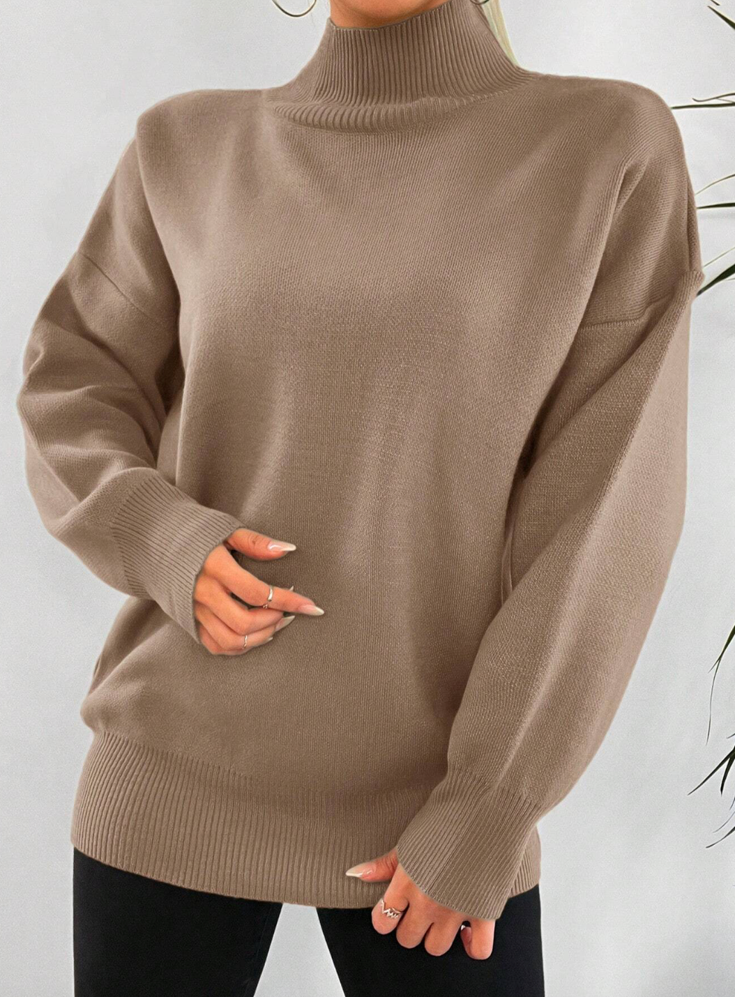 بلوزة صوف ناعم باللون البيج