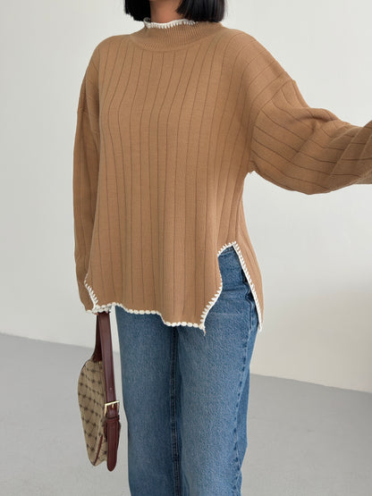 بلوزة باللون البيج